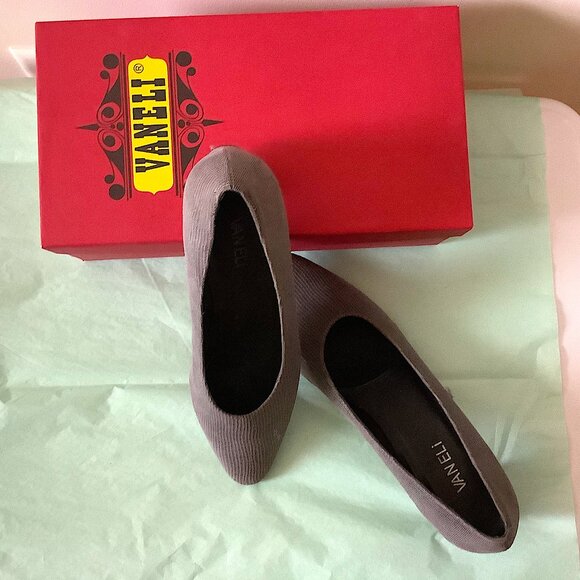 Van Eli Gray leather embossed Pumps - Picture 3 of 7